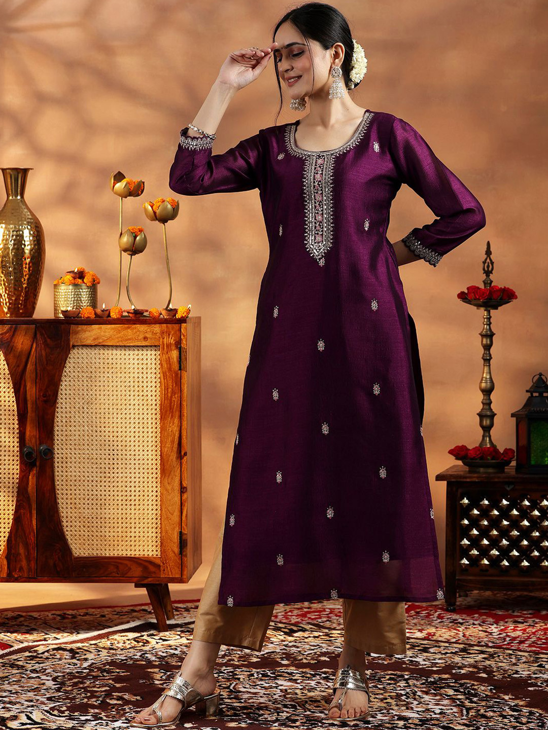 

Libas Floral Embroidered Round Neck Sequinned Silk Straight Kurta, Burgundy