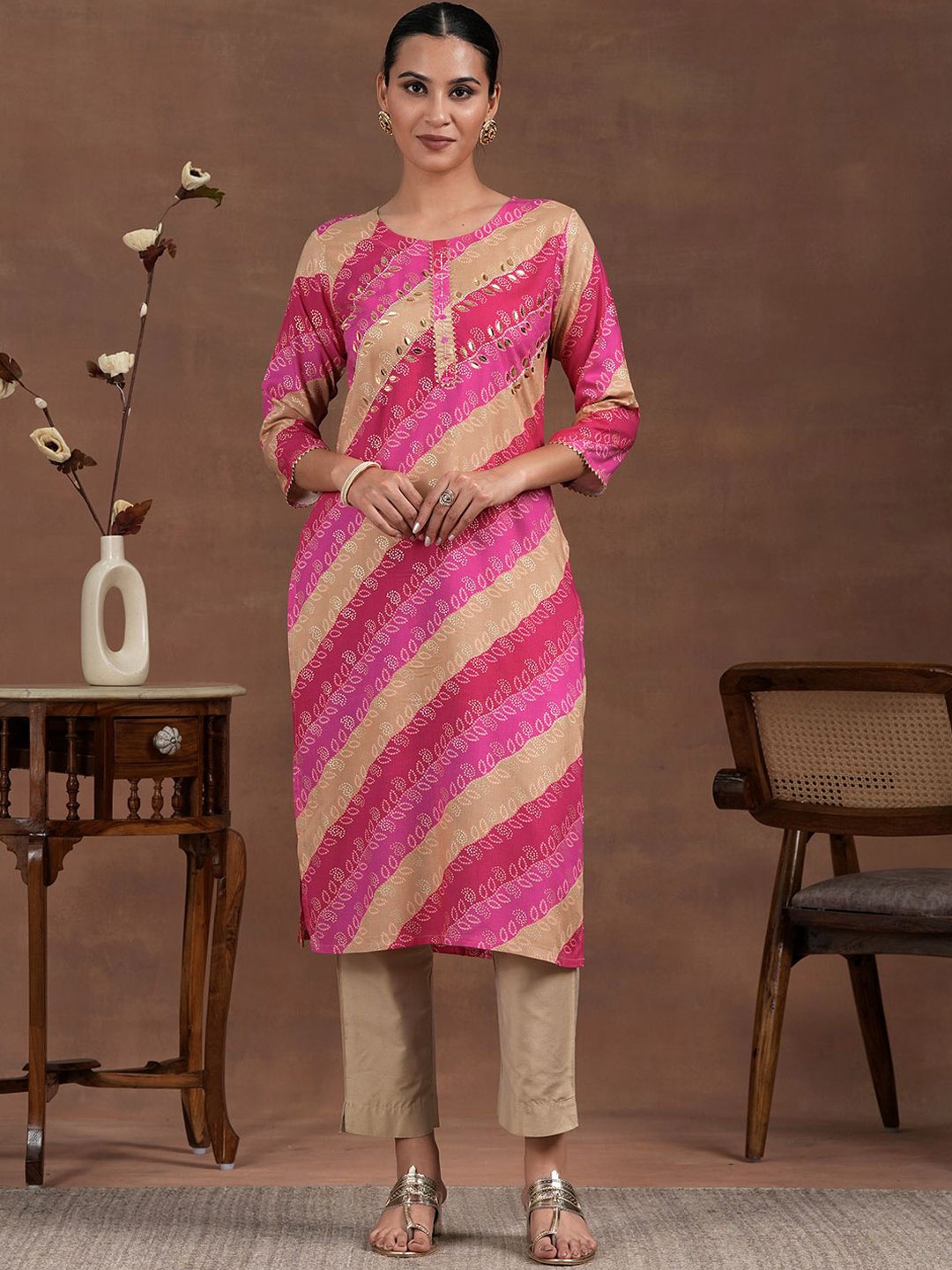 

Libas Bandhani Printed Round Neck Zari Straight Kurta, Pink