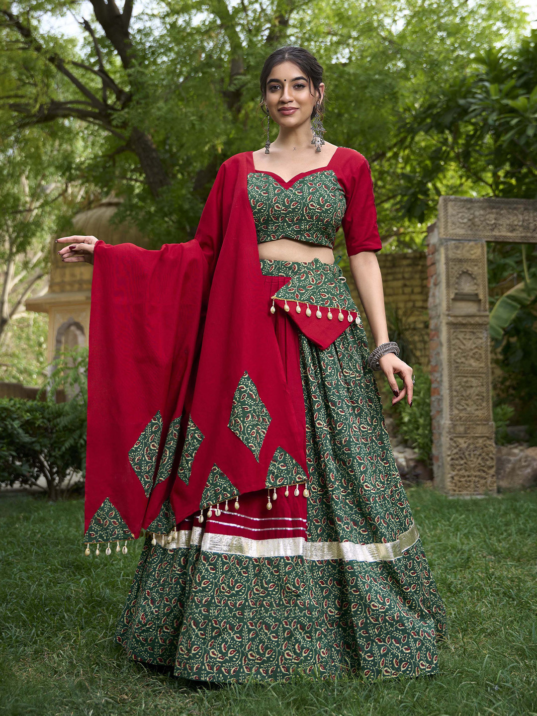 

LOOKNBOOK ART Printed Ready to Wear Lehenga & Blouse With Dupatta, Green