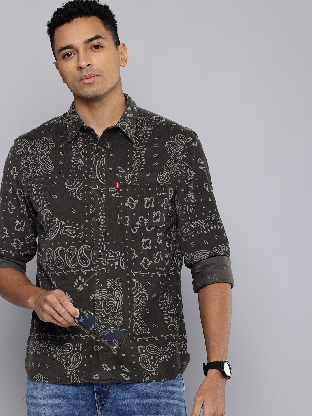 

Levis Pure Cotton Slim Fit Corduroy Opaque Printed Casual Shirt, Charcoal
