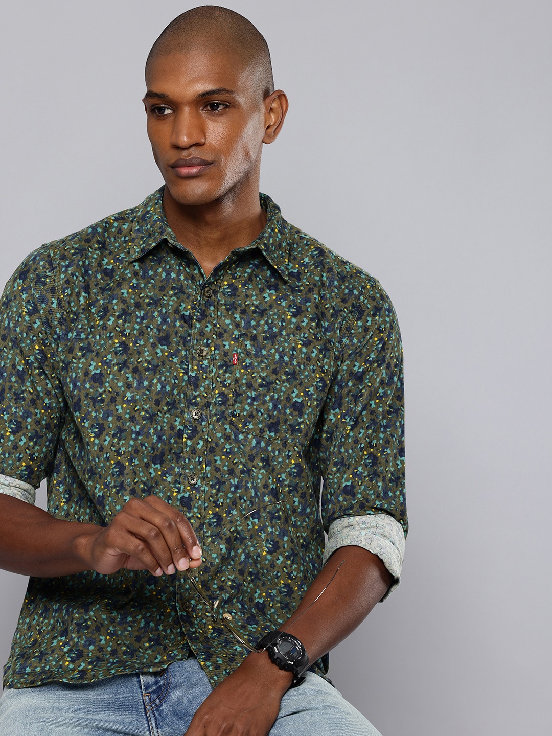 

Levis Pure Cotton Slim Fit Corduroy Opaque Floral Printed Casual Shirt, Green