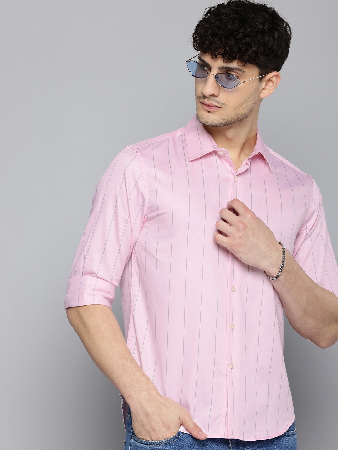 

Levis Pure Cotton Slim Fit Opaque Striped Casual Shirt, Pink