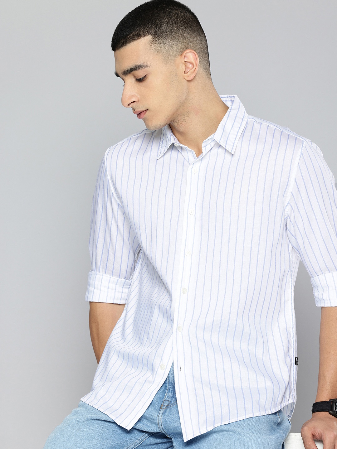 

Levis Pure Cotton Slim Fit Opaque Striped Casual Shirt, White