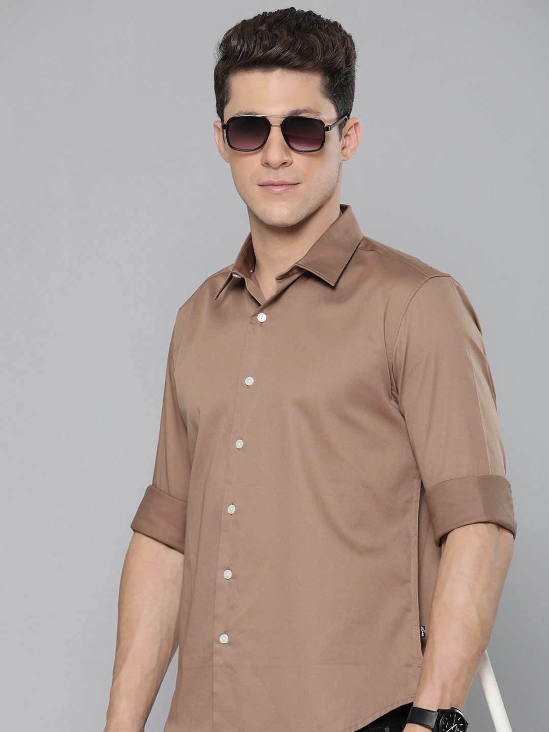 

Levis Men Slim Fit Opaque Casual Shirt, Brown