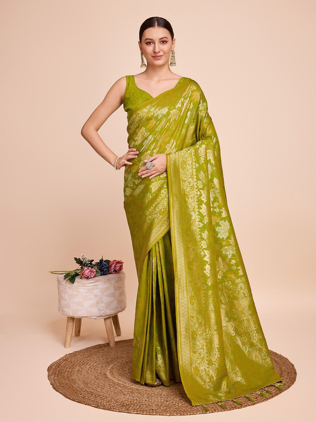 

Nimidiya Ethnic Motif Zari Woven Pure Silk Banarasi Saree, Olive