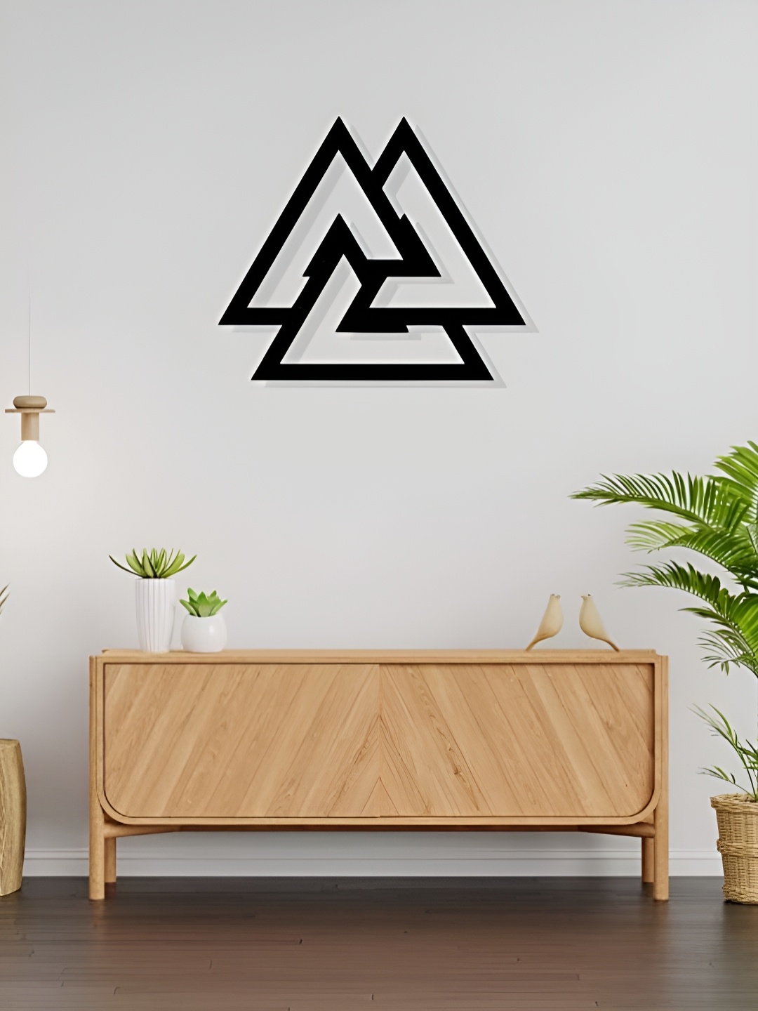 

ARTROOMS Black Three-Triangle Metal Wall Hanging