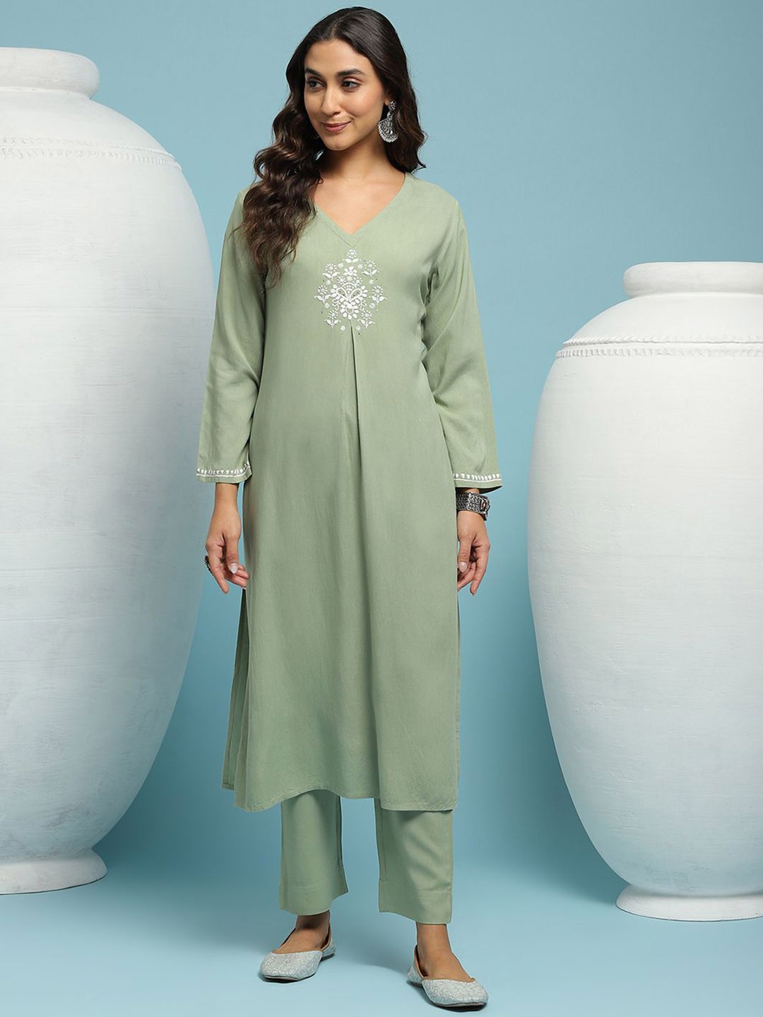 House of Chikankari Floral Embroidered Straight Kurta With Trouser, Green