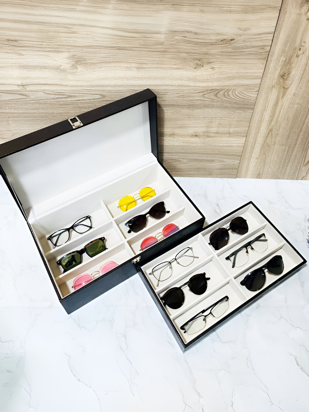 

La Trove Brown 12 Slot Sunglass Box