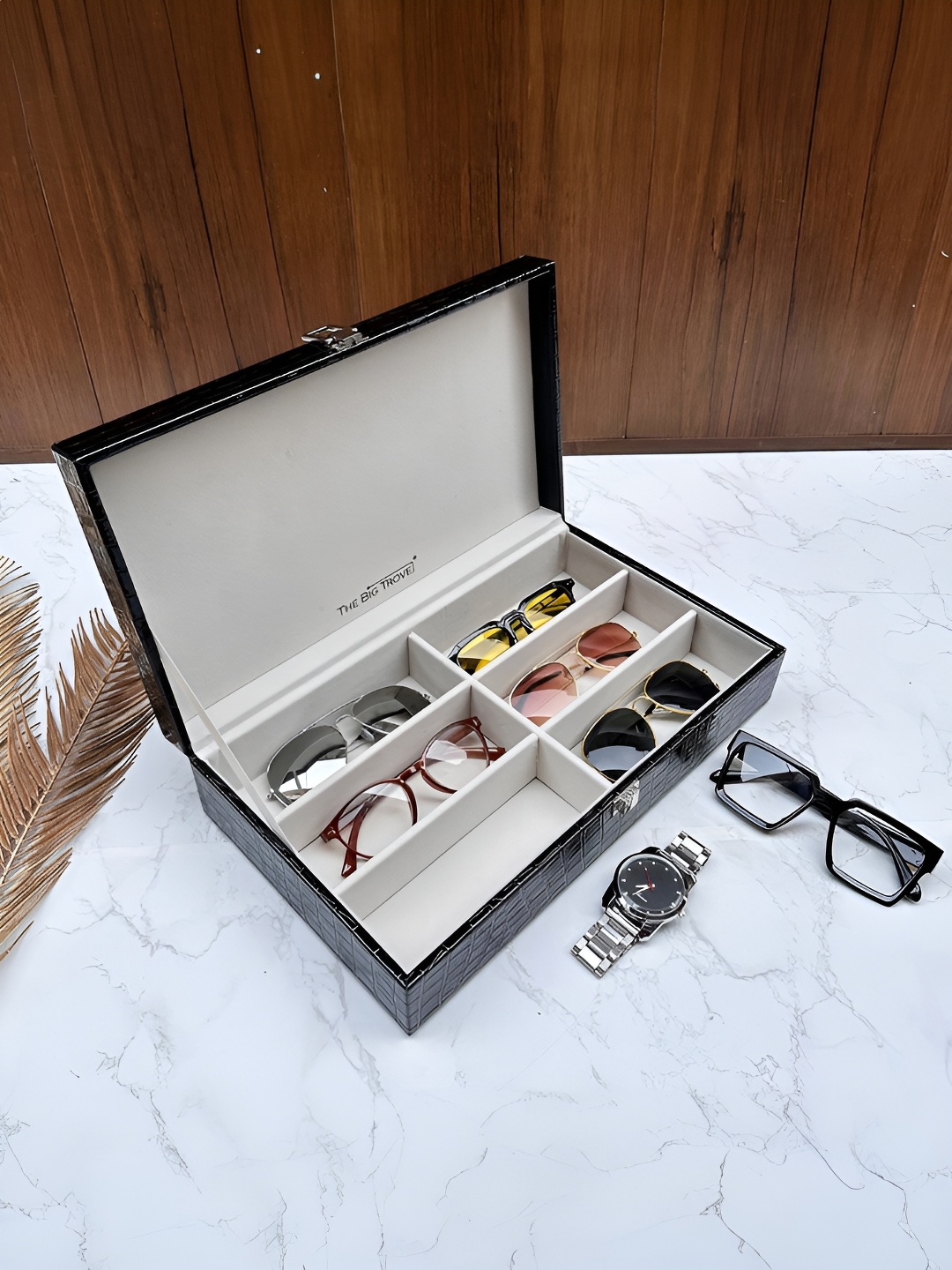 

La Trove Black Premium 6 Slot Sunglass Box