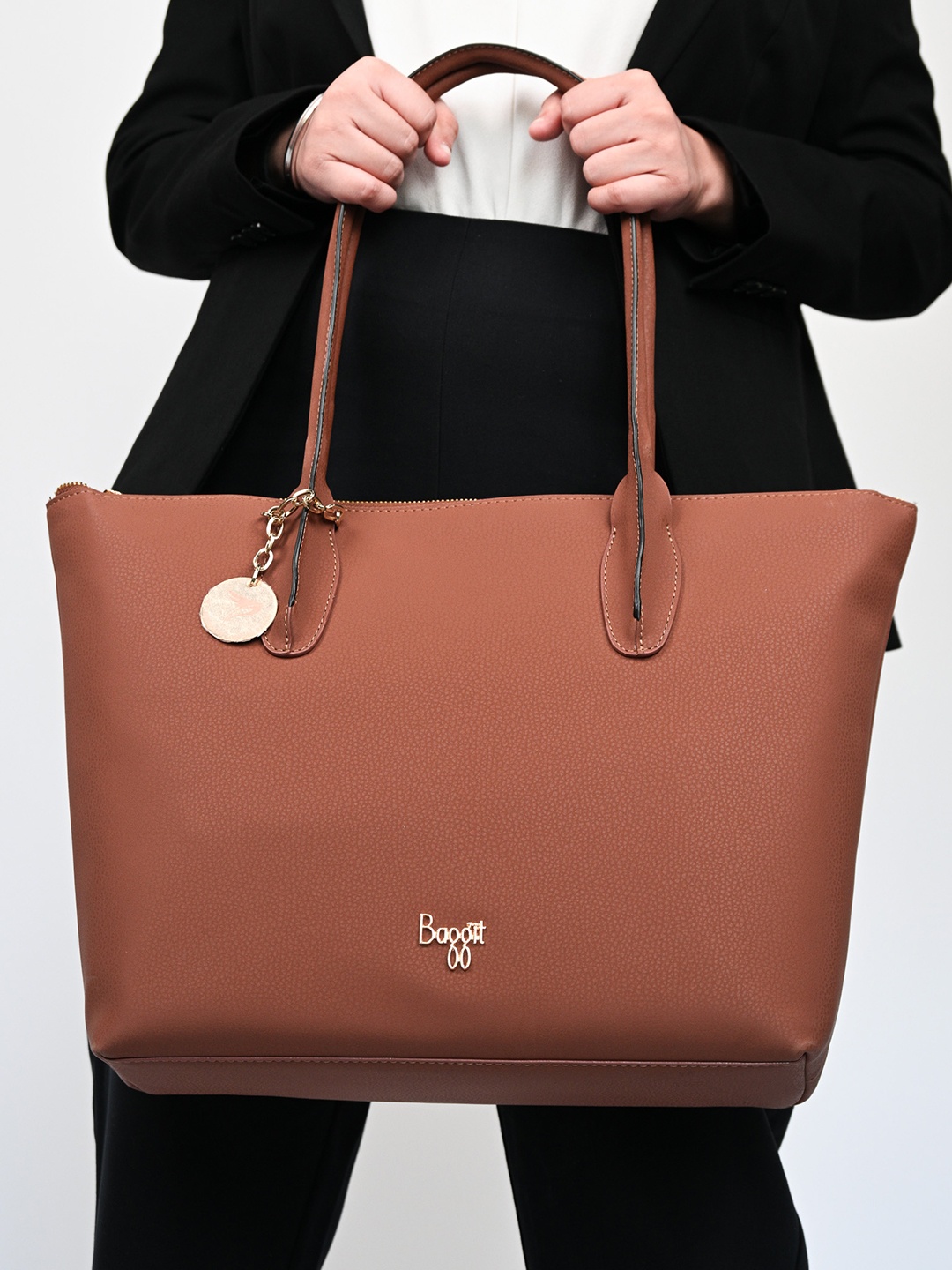 

Baggit Women PU Shopper Shoulder Bag with Applique, Tan