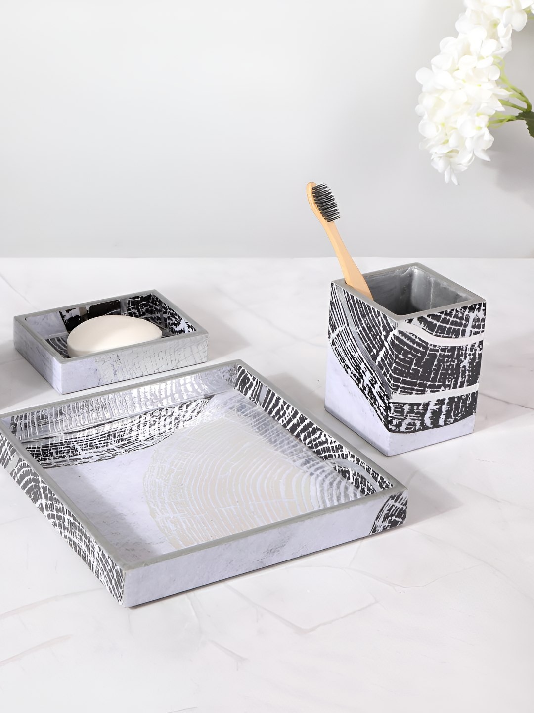 

THE HOME CO. Grey & Black 4 Pieces Abstract Printed Matte Finish Wooden Bath Accessories