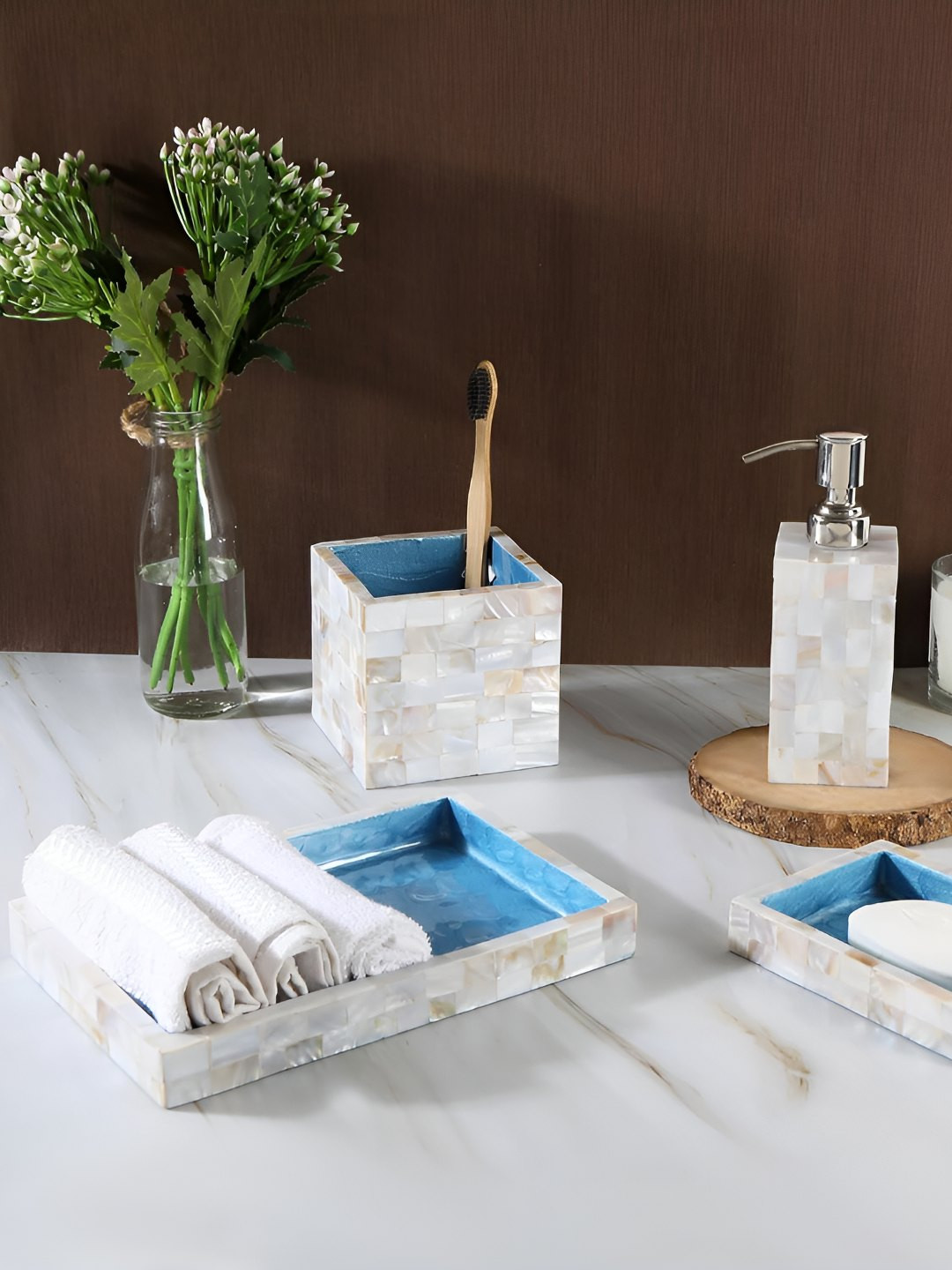 

THE HOME CO. White & Blue 4 Pieces Geometric Printed Matte Finish Wooden Bath Accessories