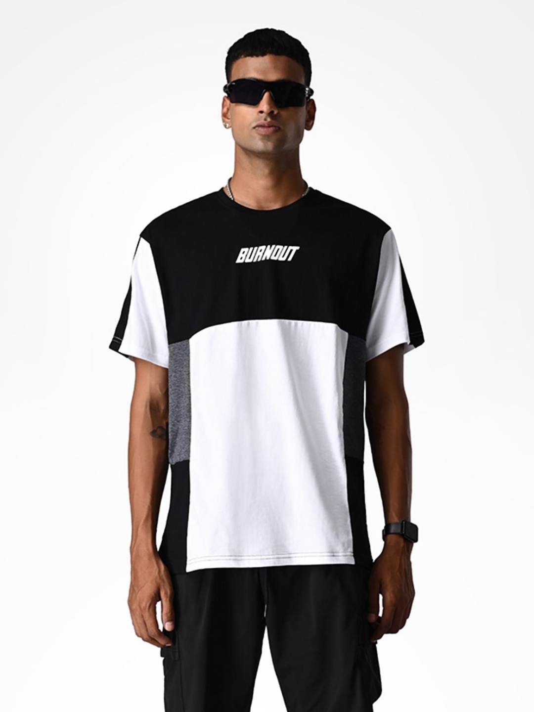 

Supa Men Colourblocked T-shirt, Black