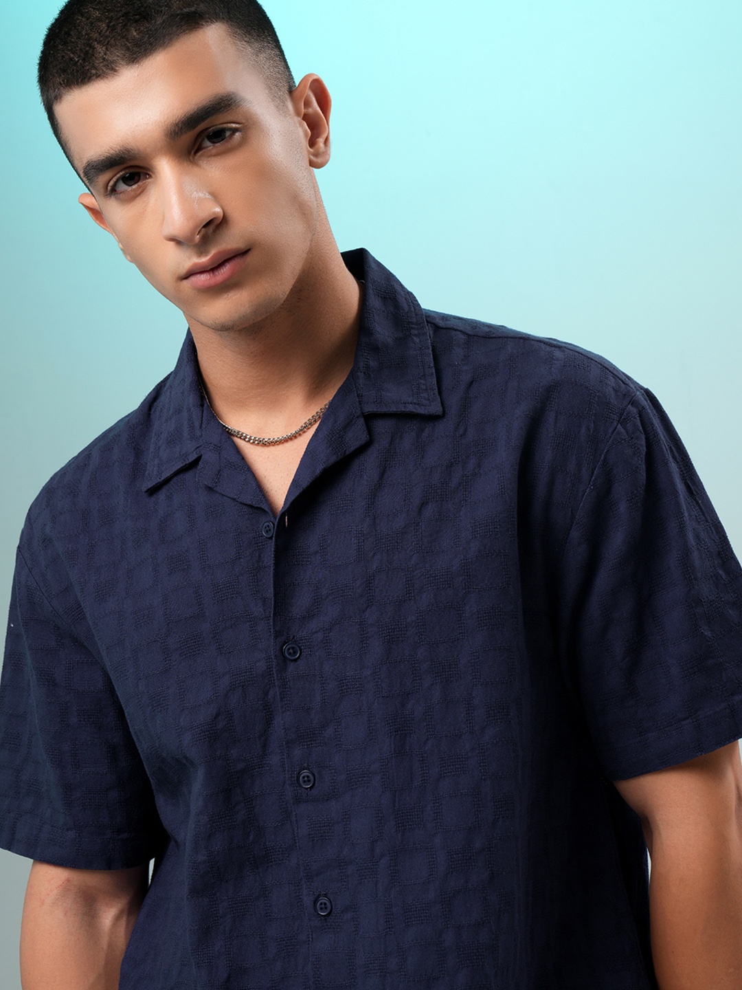 

HIGHLANDER Men Dobby Textured Solid Cuban Collar Relaxed Shirt, Navy blue