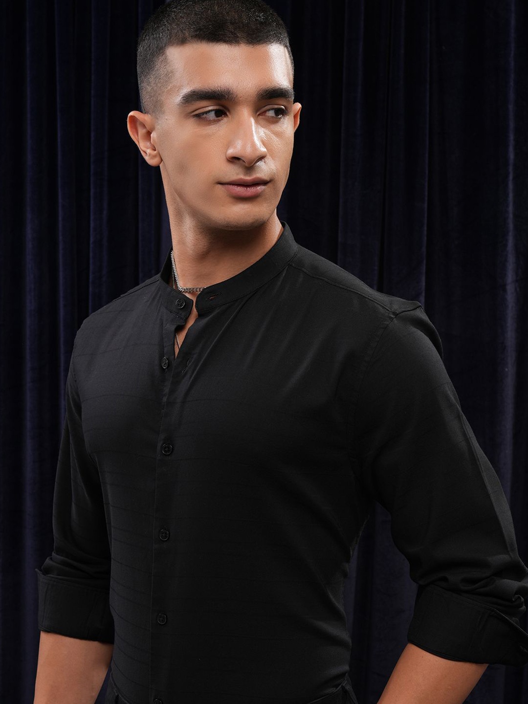 

HIGHLANDER Men Dobby Textured Solid Mandarin Collar Casual Shirt, Black