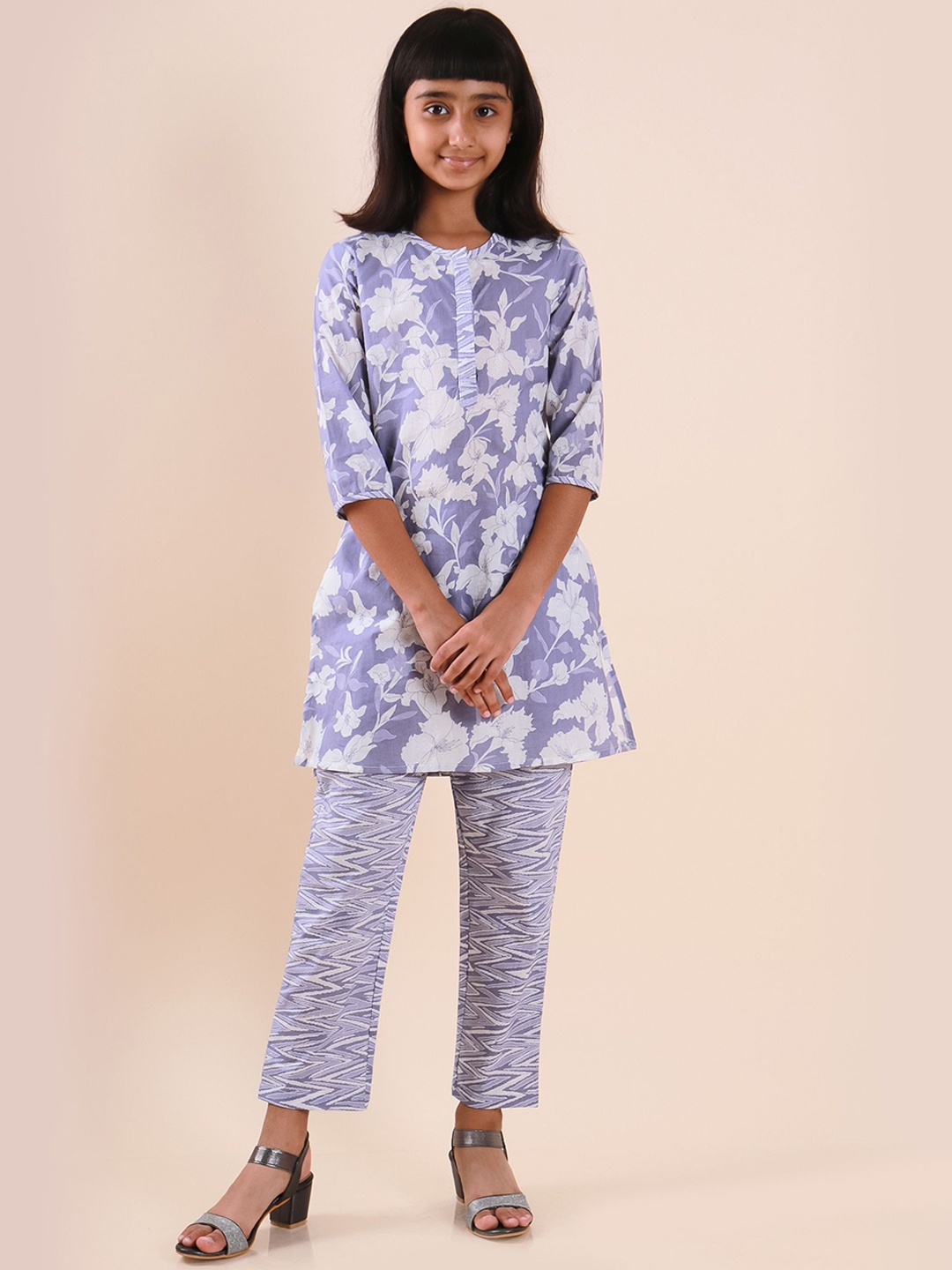 

Sangria Girls Purple Floral Printed Pure Cotton Straight Kurta With Trouser