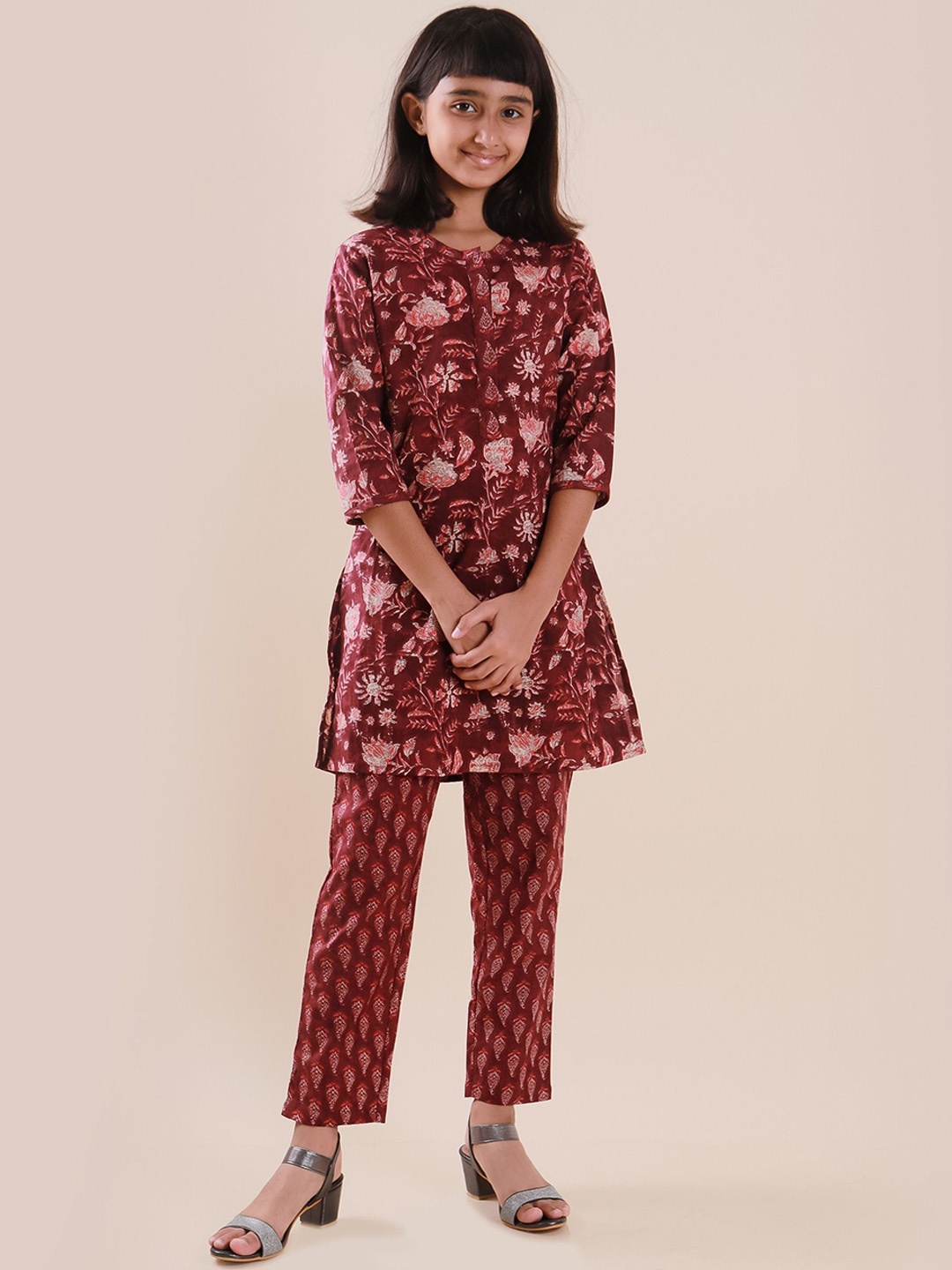 

Sangria Girls Rust Floral Printed Pure Cotton Straight Kurta With Trouser