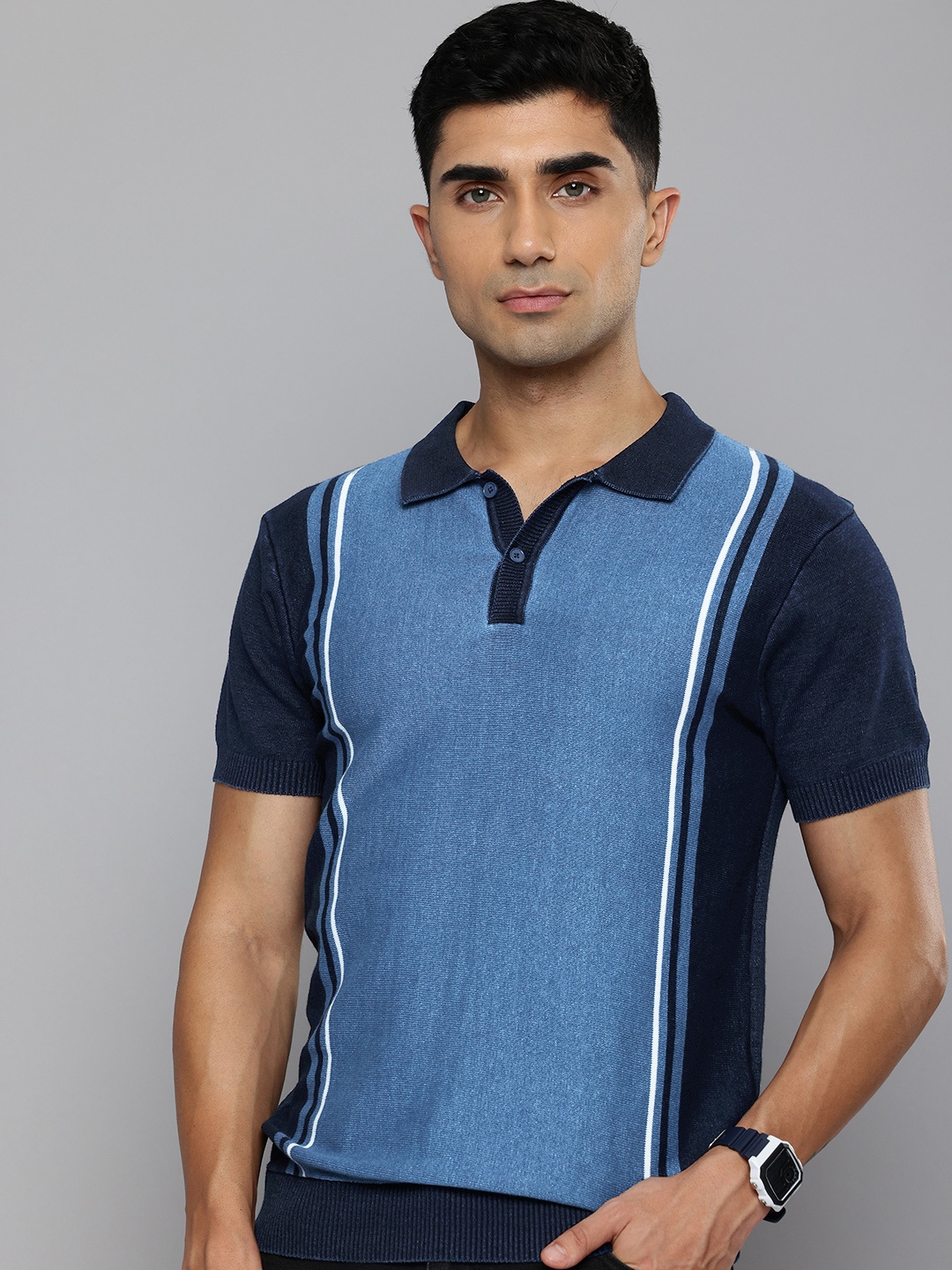 

Levis Colourblocked Polo Collar Pure Cotton Slim Fit T-shirt, Blue