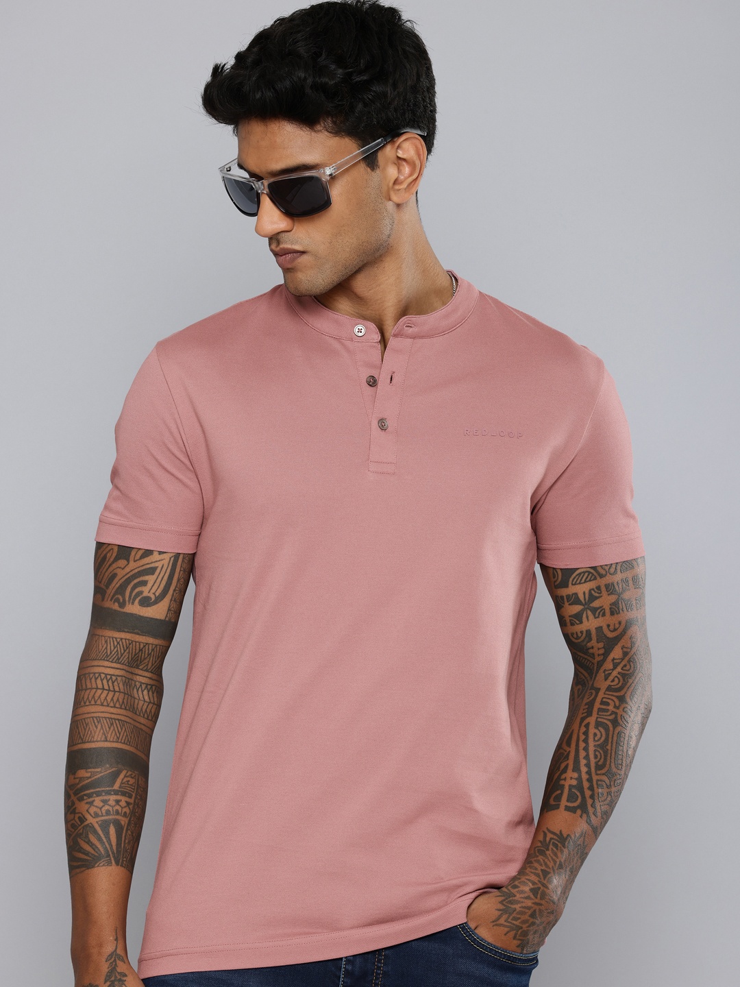 

Levis Textured Henley Neck Pure Cotton Slim Fit T-shirt, Pink