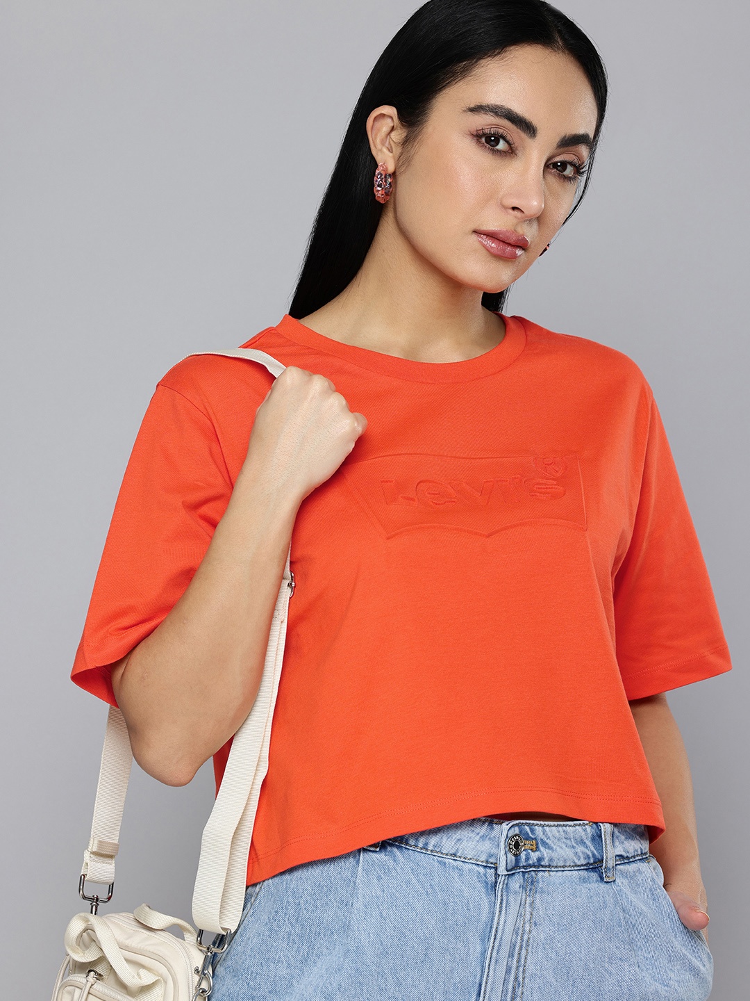 

Levis Embossed Effect Drop-Shoulder Sleeves Pure Cotton Loose Fit T-shirt, Orange