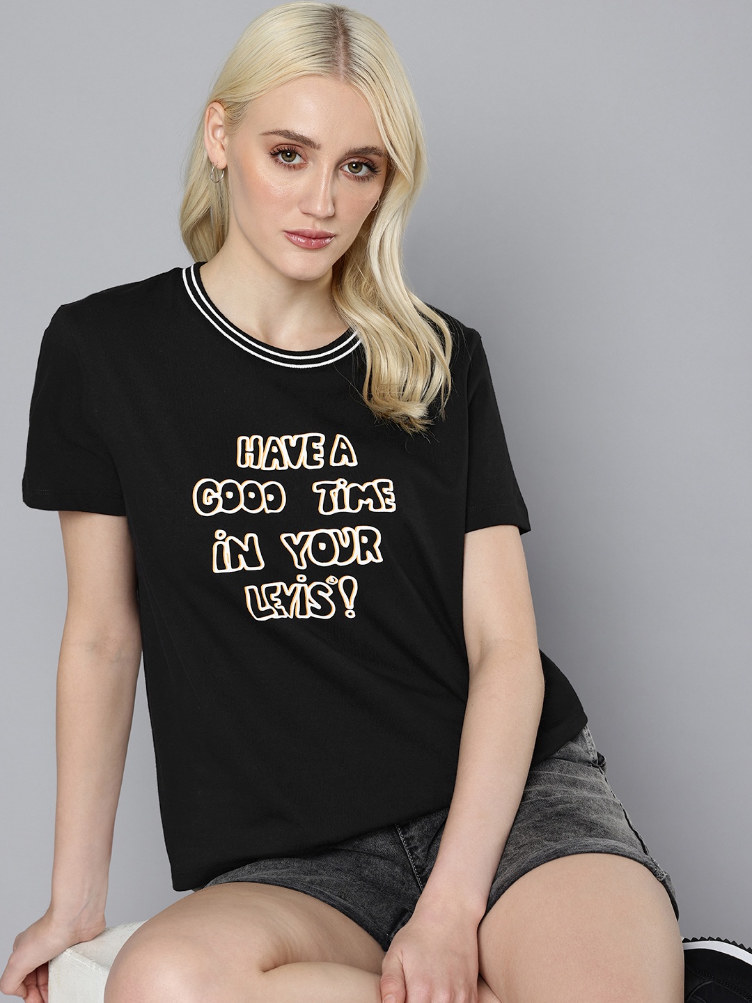 

Levis Typography Printed Pure Cotton Straight Fit T-Shirt, Black