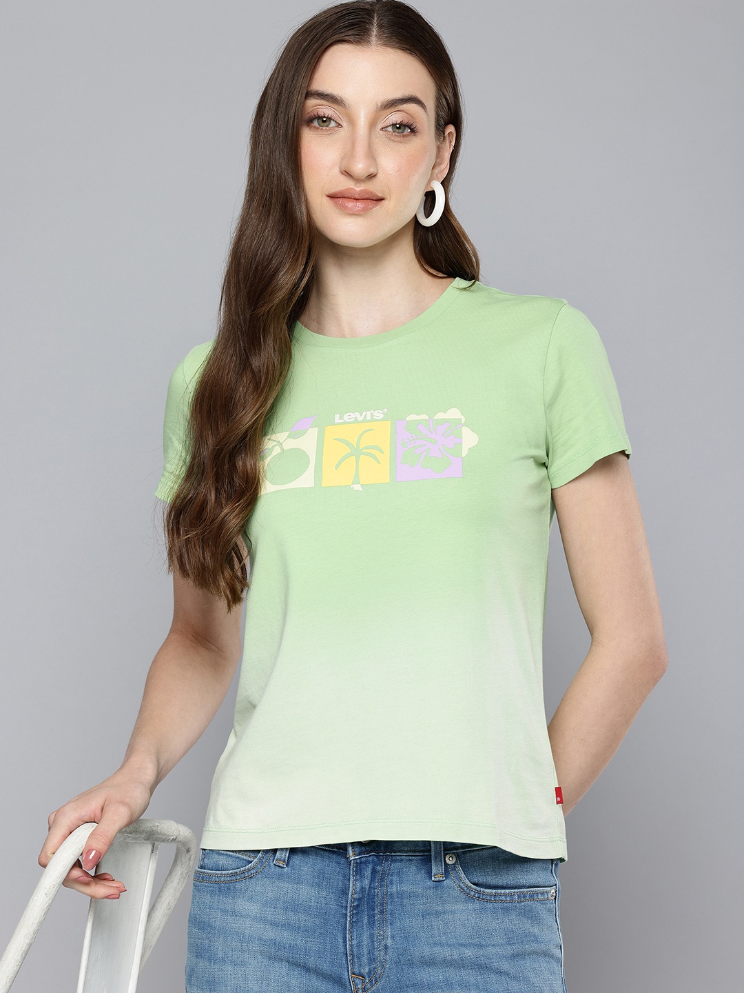 

Levis Women Graphic Printed Pure Cotton T-shirt, Green