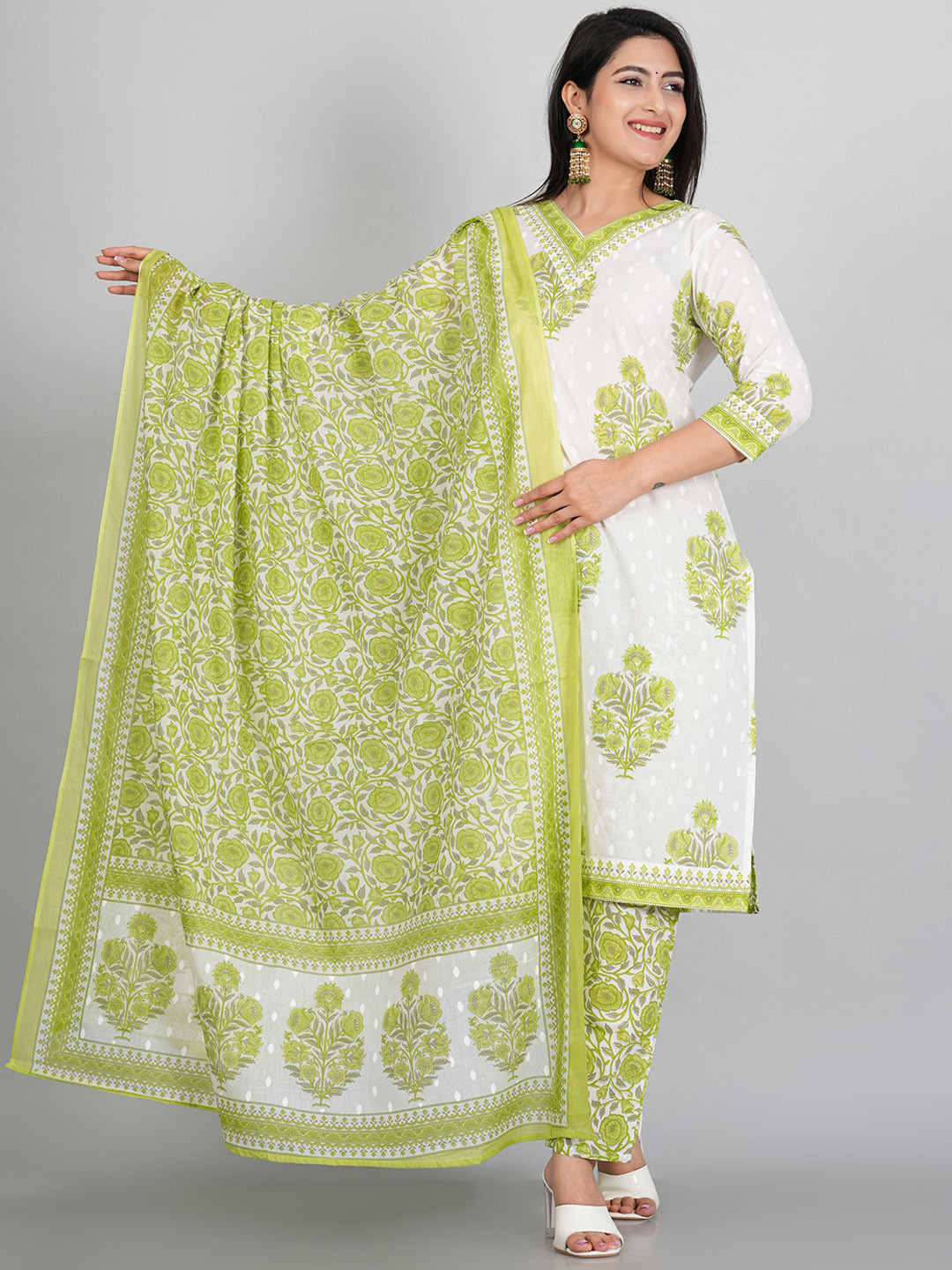 

Moktika Floral Printed Pure Cotton Straight Kurta with Trousers & With Dupatta, Green