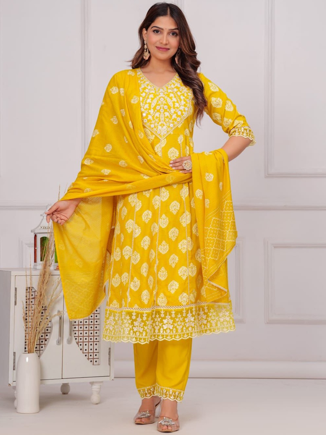 

PARUCREATION Ethnic Motifs Embroidered Regular Thread Work Kurta with Trousers & Dupatta, Yellow