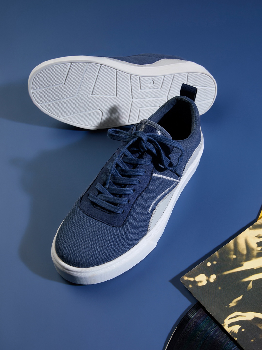 

Ludic Canvas Classic Coloublocked Comfort Insole Suede Sneakers, Navy blue