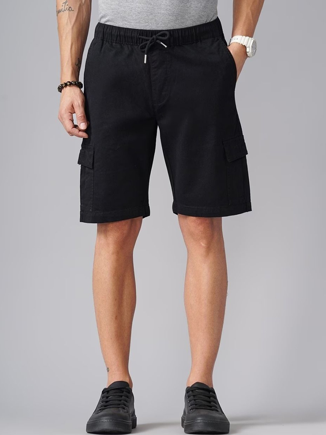 

British Club Men Slim Fit Low Rise Pure Cotton Outdoor Cargo Shorts, Black