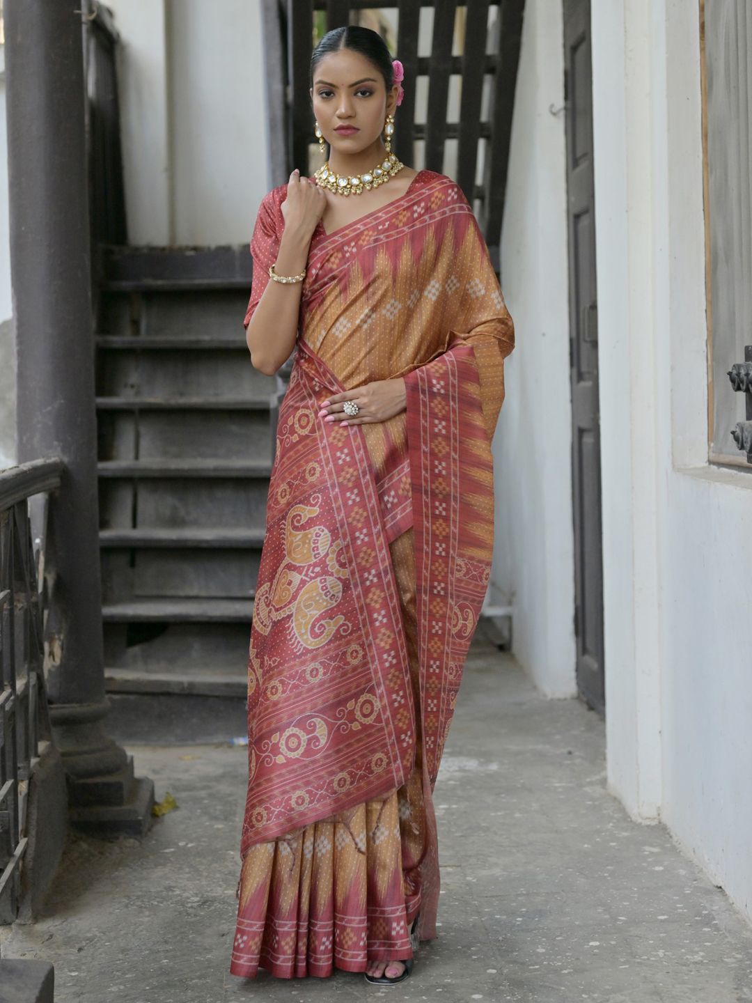

Mitera Tussar Ethnic Motifs Saree, Yellow
