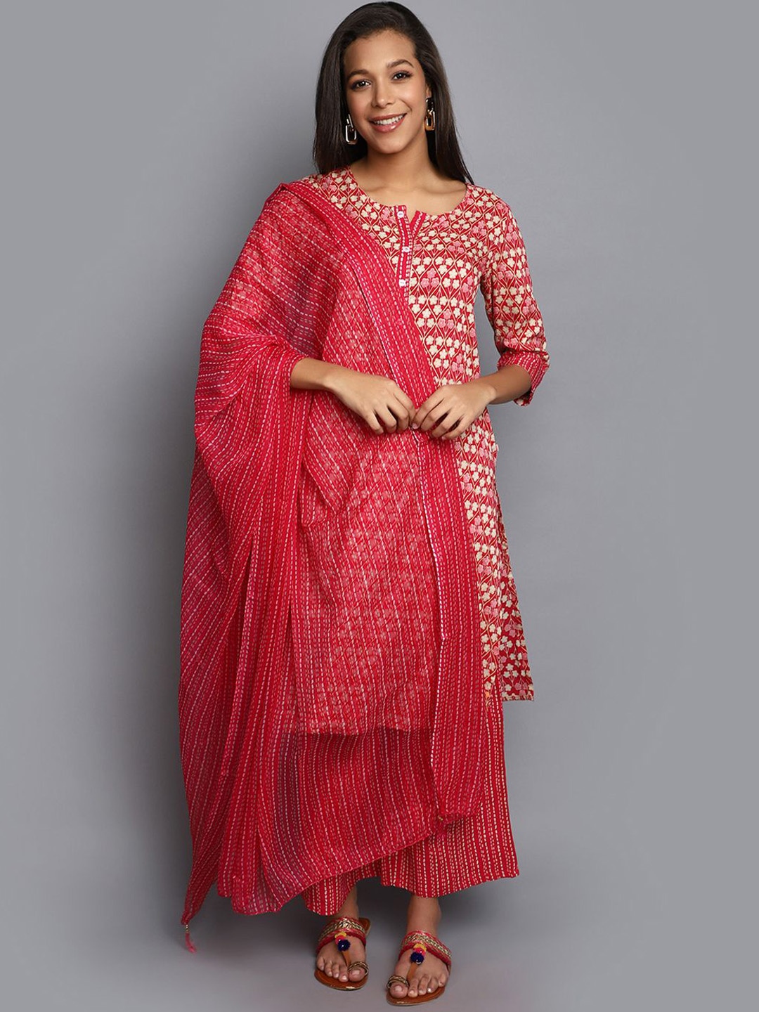 

V-Mart Ethnic Motifs Printed Gotta Patti Straight Kurta With Palazzos & Dupatta, Pink