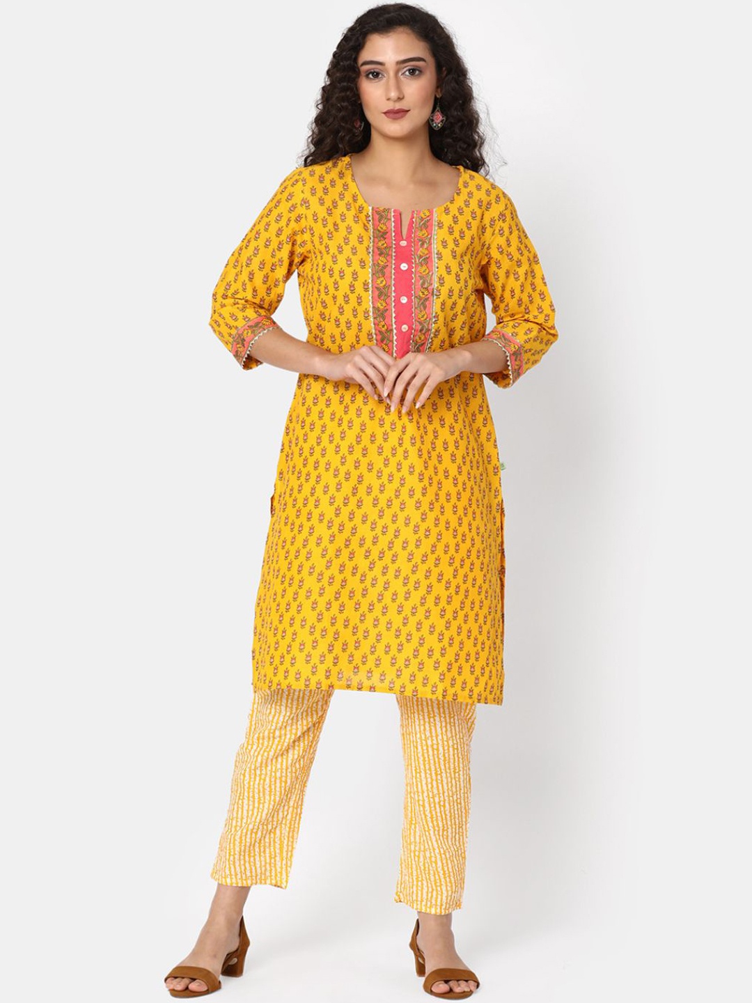 

V-Mart Floral Printed Gotta Patti Pure Cotton Straight Kurta With Trousers, Yellow