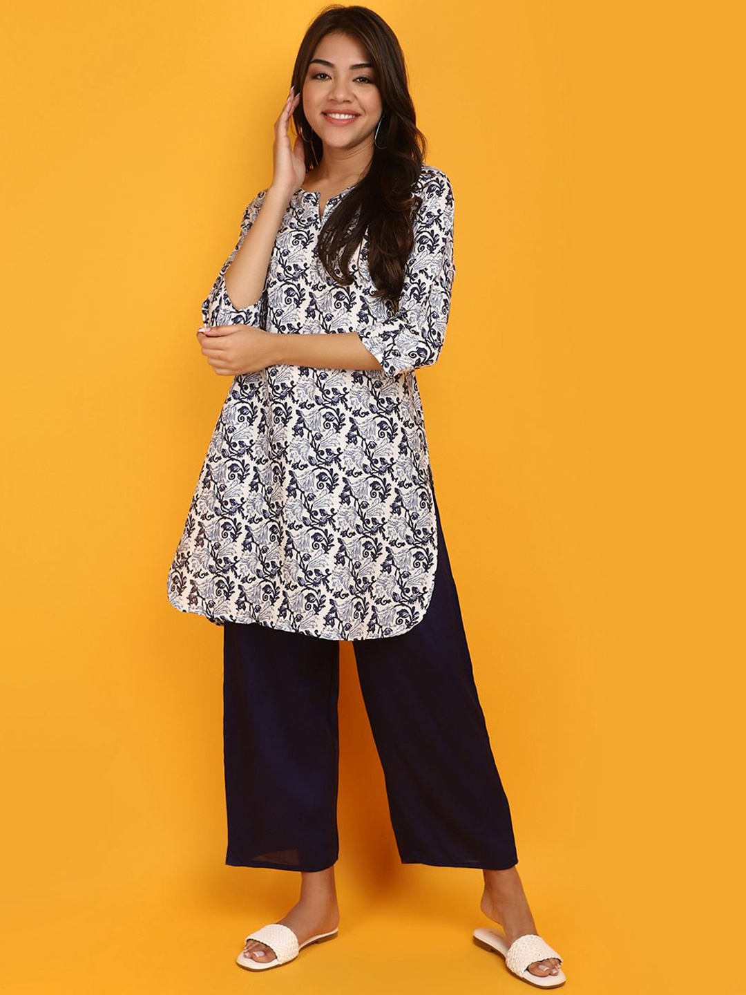 

V-Mart Floral Printed Regular Kurta with Palazzos, White