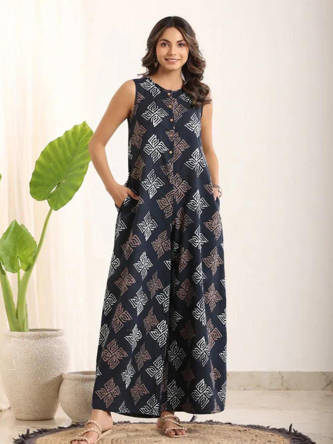 

FCV Floral Print Maxi Dress, Black