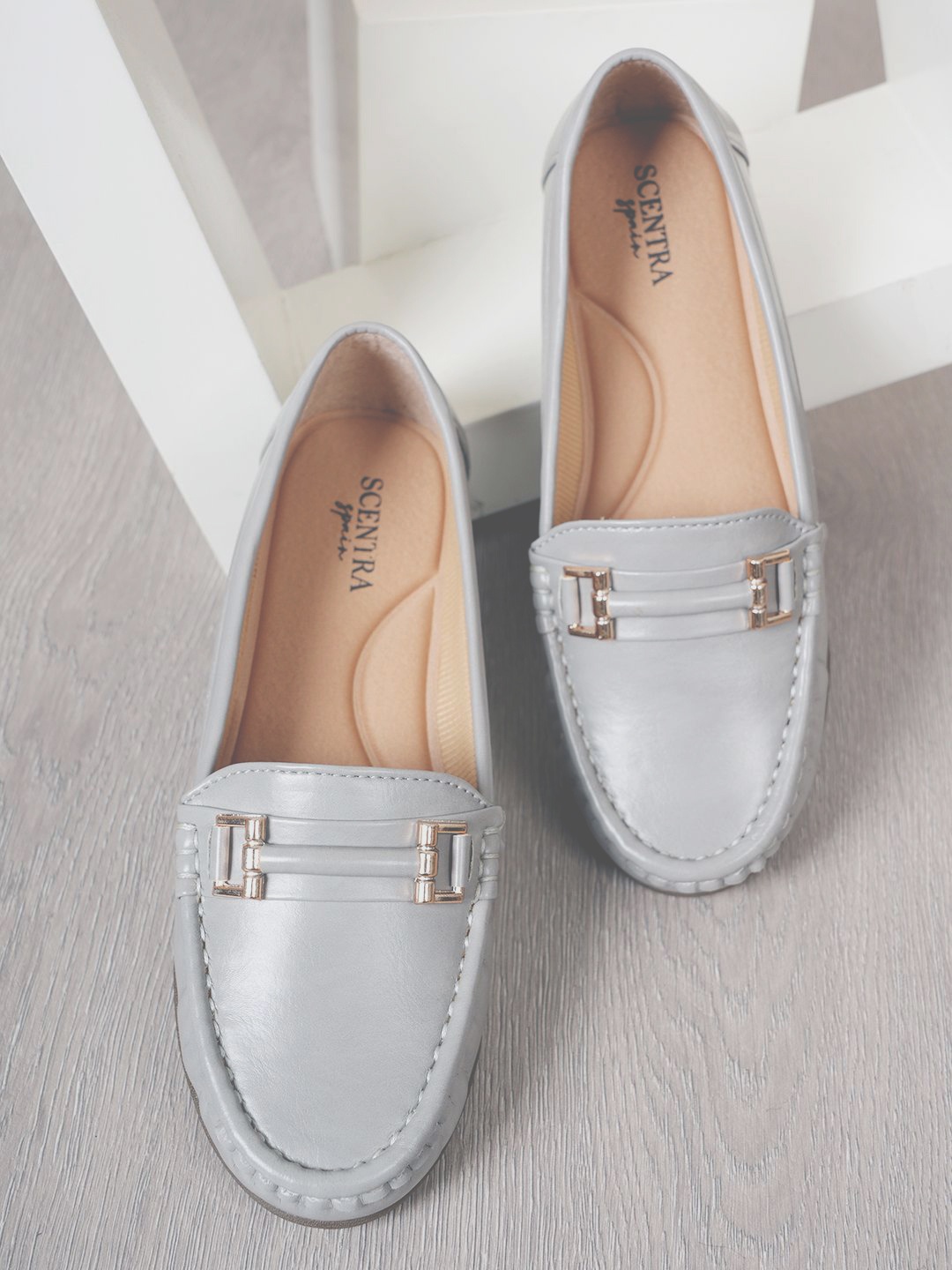 

SCENTRA Women Round Toe Comfort Insole Loafers, Grey