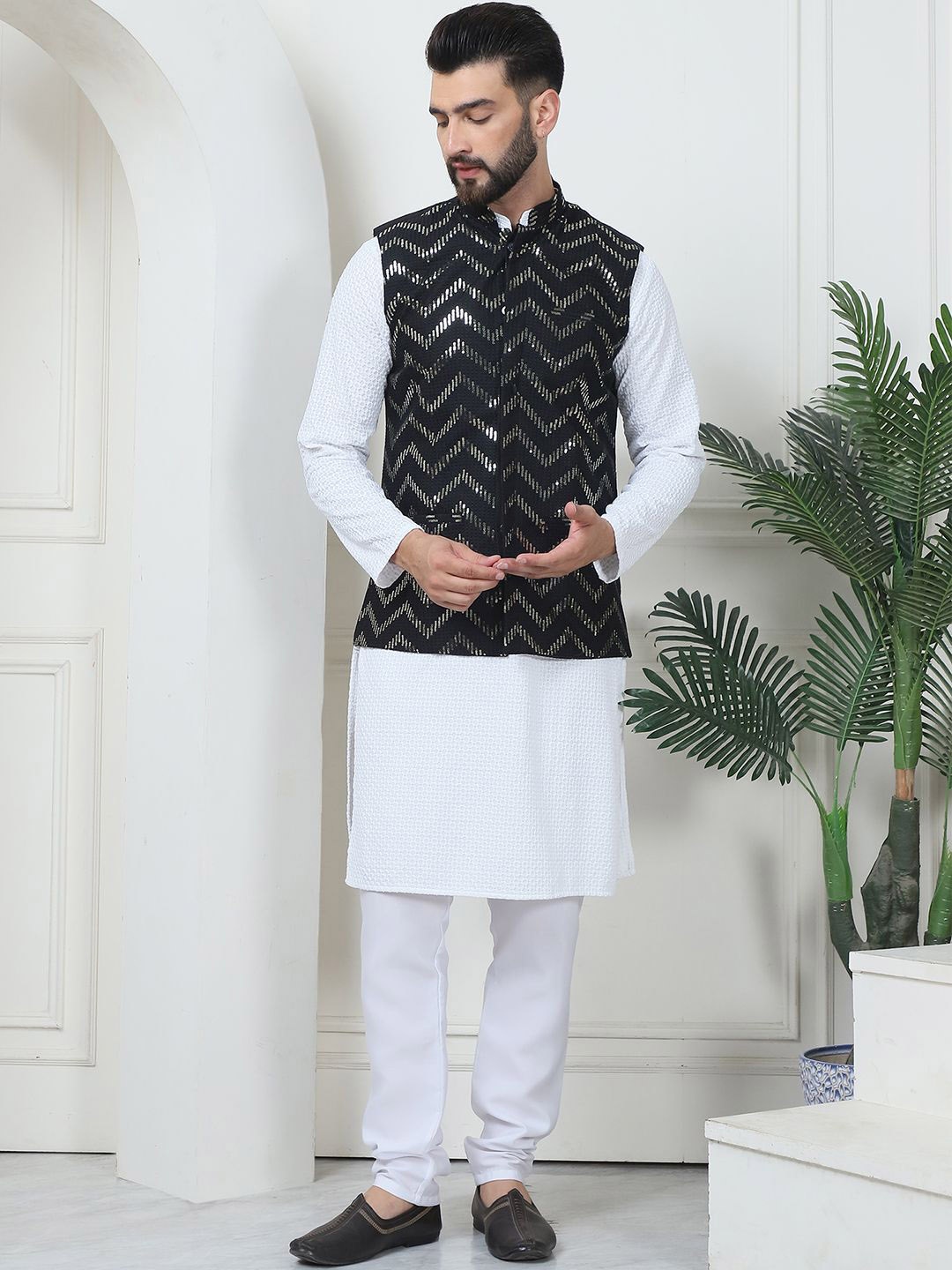 

SOJANYA Ethnic Motifs Regular Sequinned Pure Cotton Straight Kurta with Churidar, White