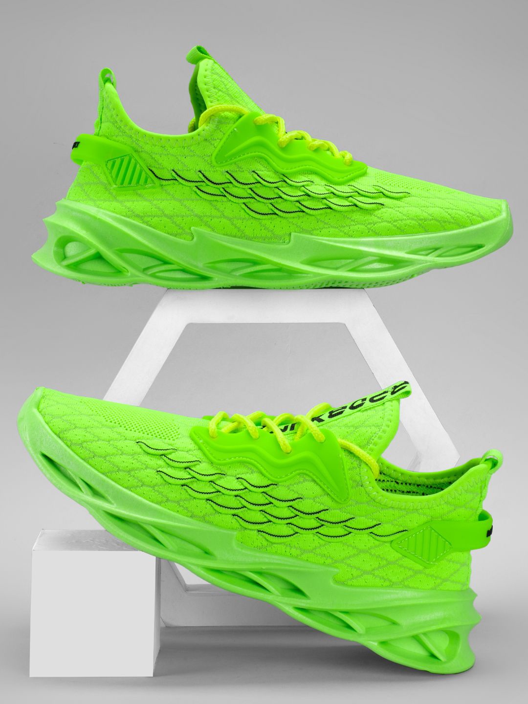 

RapidBox Men Round Toe Mesh Sneakers, Green