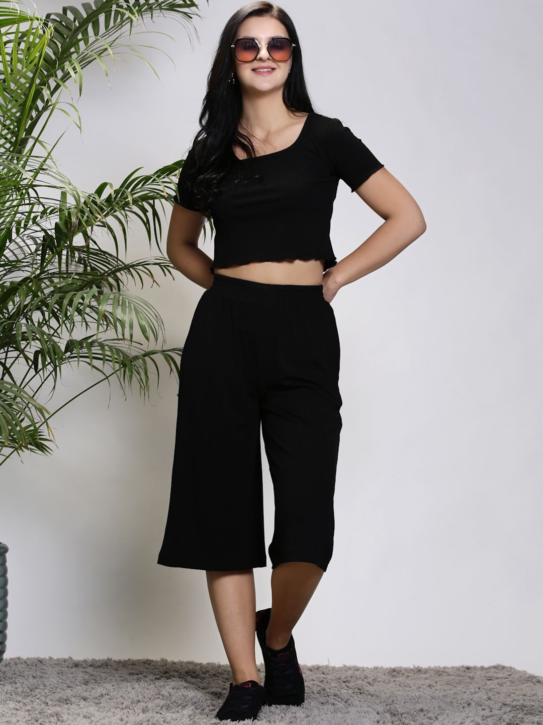 

Sera Basics Top With Capri Co-Ords, Black