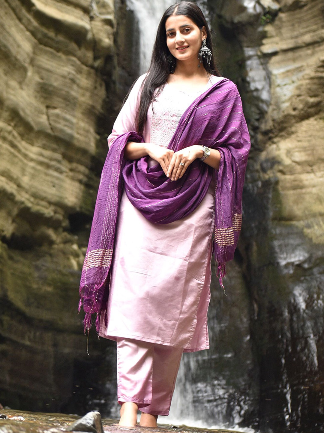 

Twika Yoke Design Straight Kurta & Trousers With Dupatta, Lavender