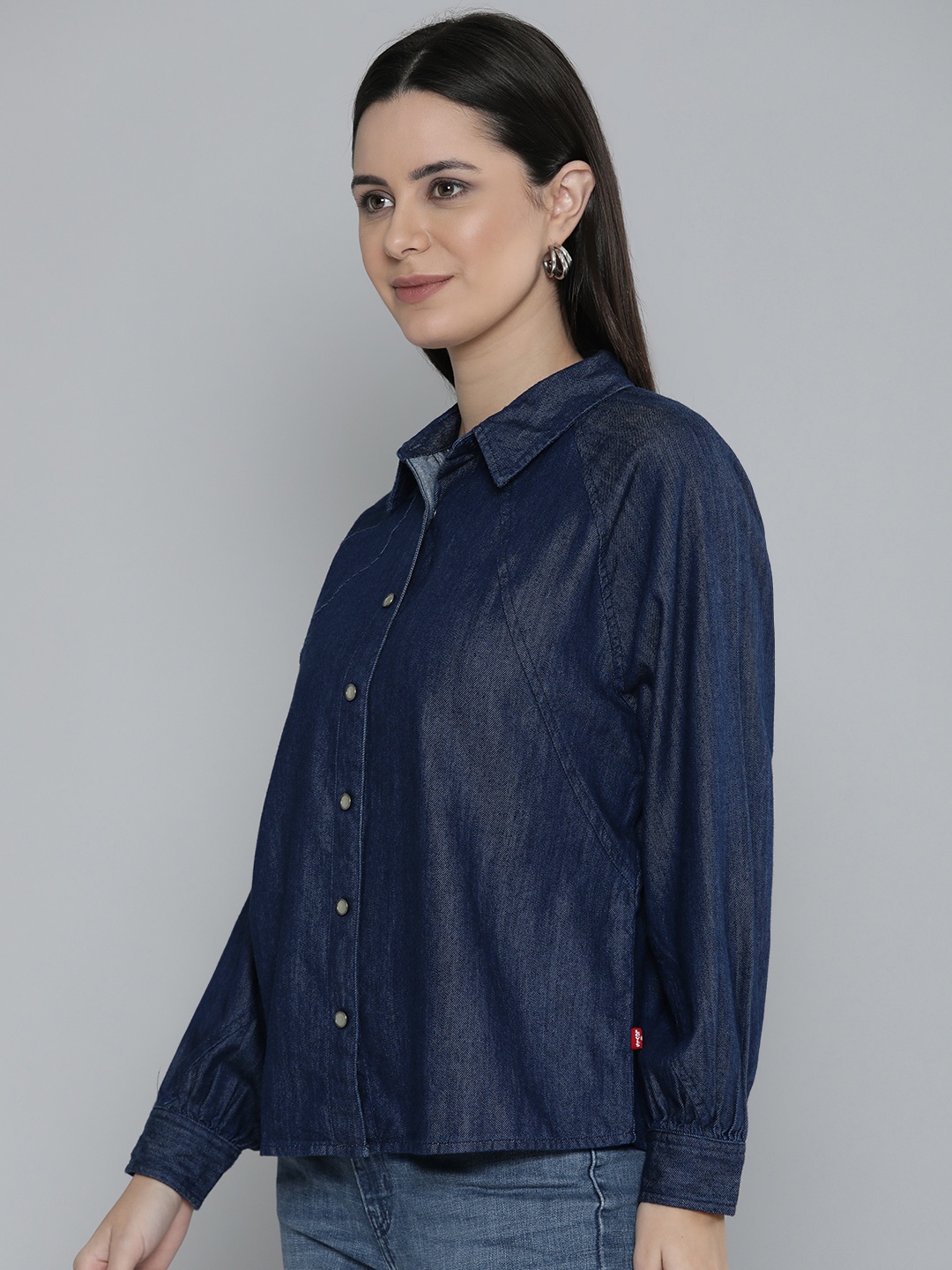 

Levis Raglan Sleeves Casual Denim Shirt, Blue