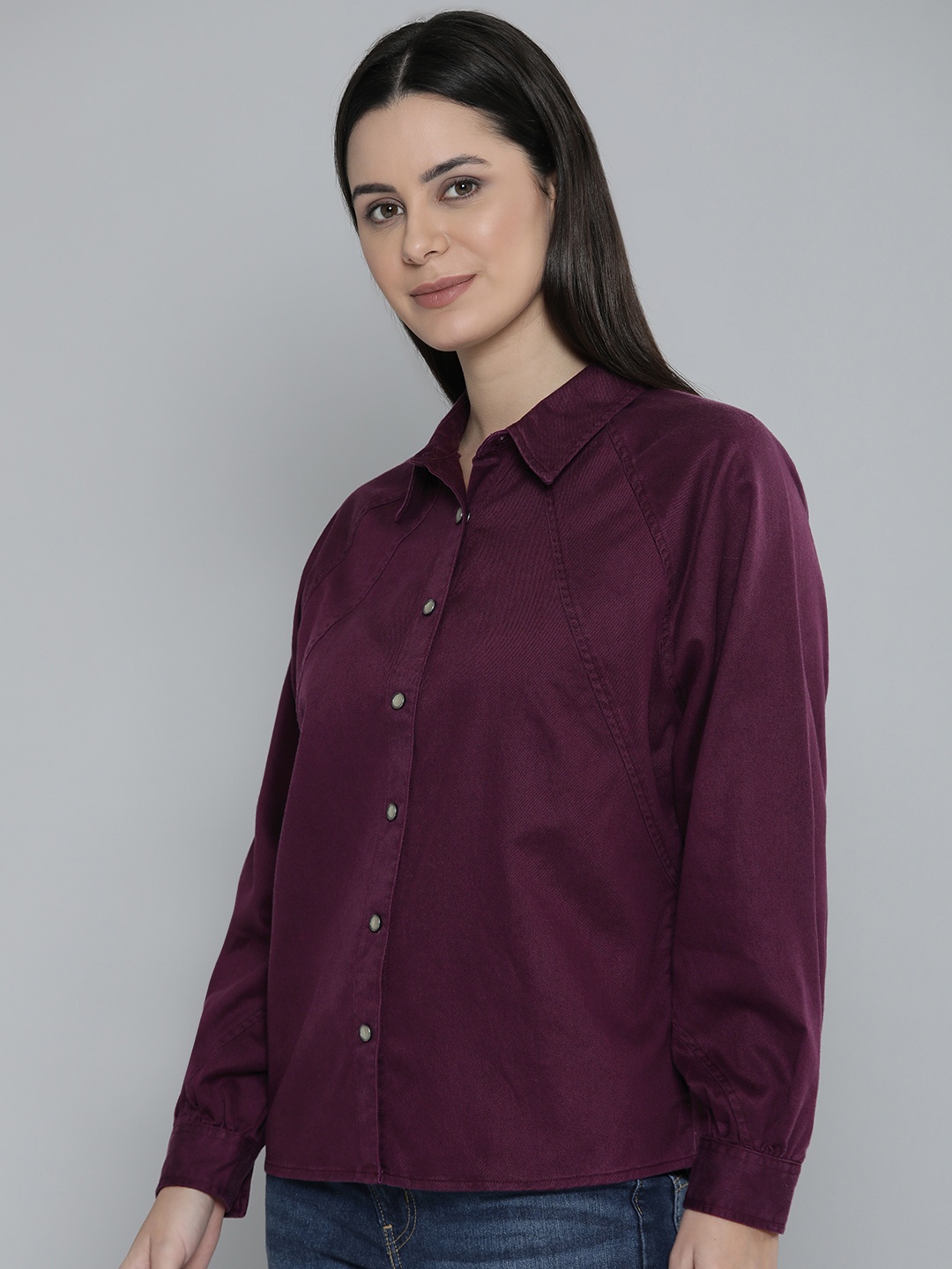

Levis Raglan Sleeves Casual Denim Shirt, Burgundy