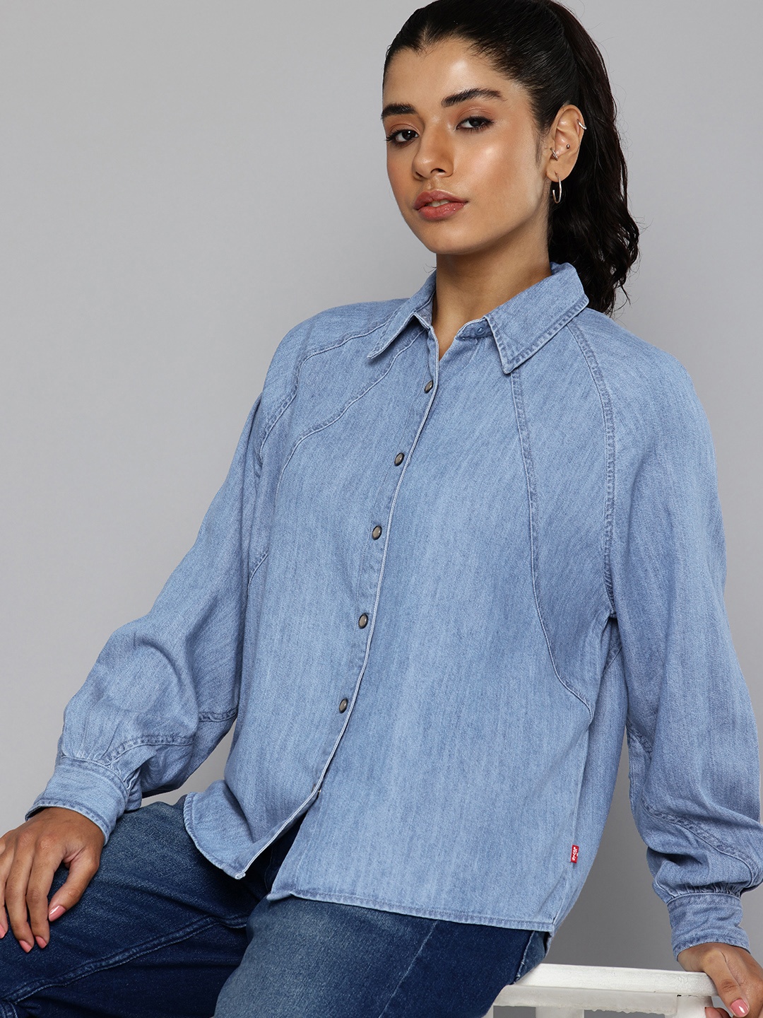 

Levis Raglan Sleeves Casual Denim Shirt, Blue