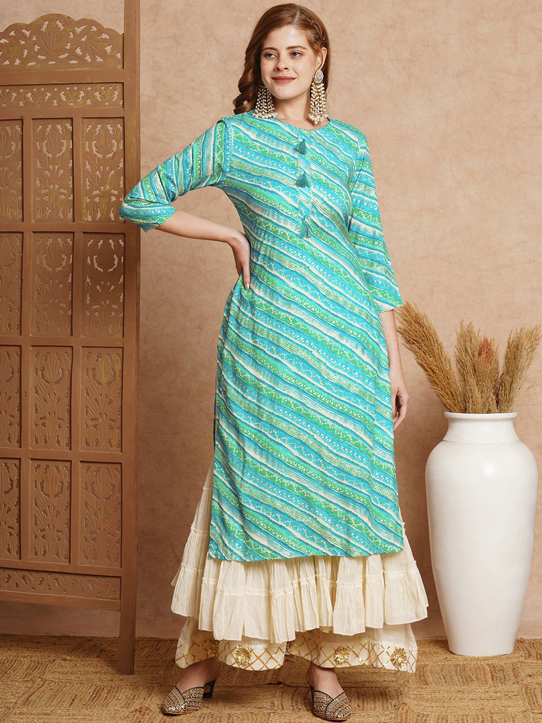 

FASHOR Leheriya Printed Thread Work Straight Kurta, Sea green