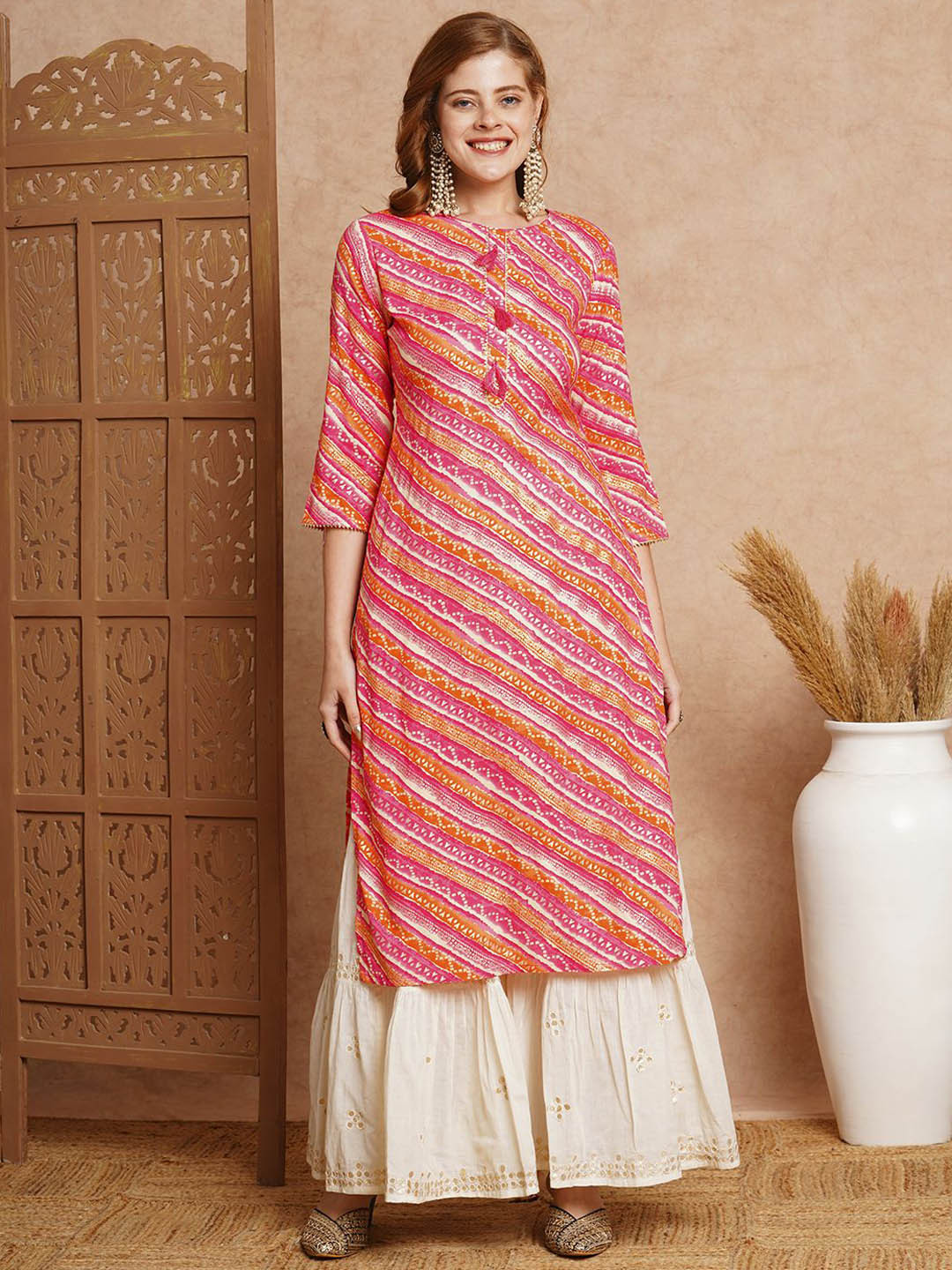 

FASHOR Leheriya Printed Thread Work Straight Kurta, Pink