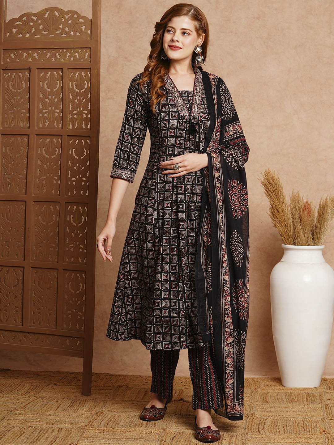 

FASHOR Geometric Printed V-Neck Mirror Work Pure Cotton Kurta with Trousers & Dupatta, Black
