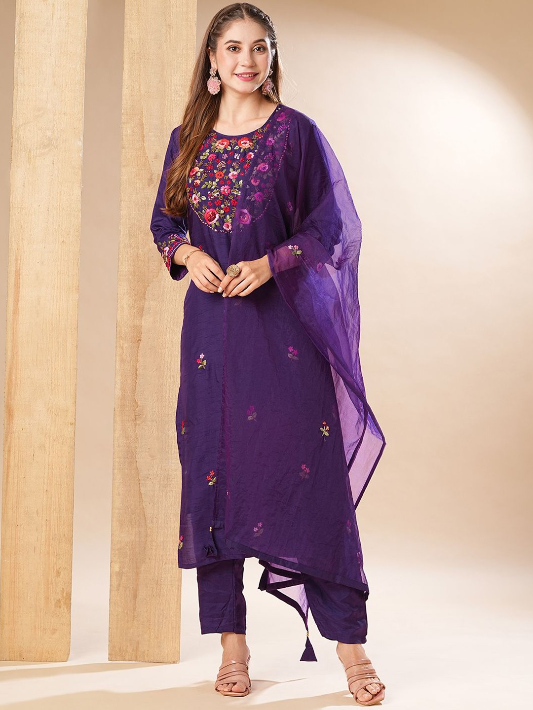 

FASHOR Floral Embroidered Straight Kurta with Trousers & Dupatta, Purple