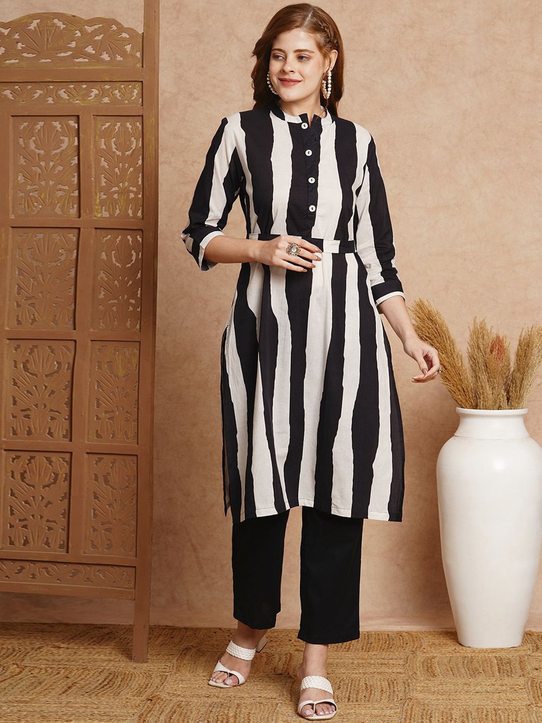 

FASHOR Striped Mandarin Collar Pure Cotton Straight Kurta With Trousers, Black