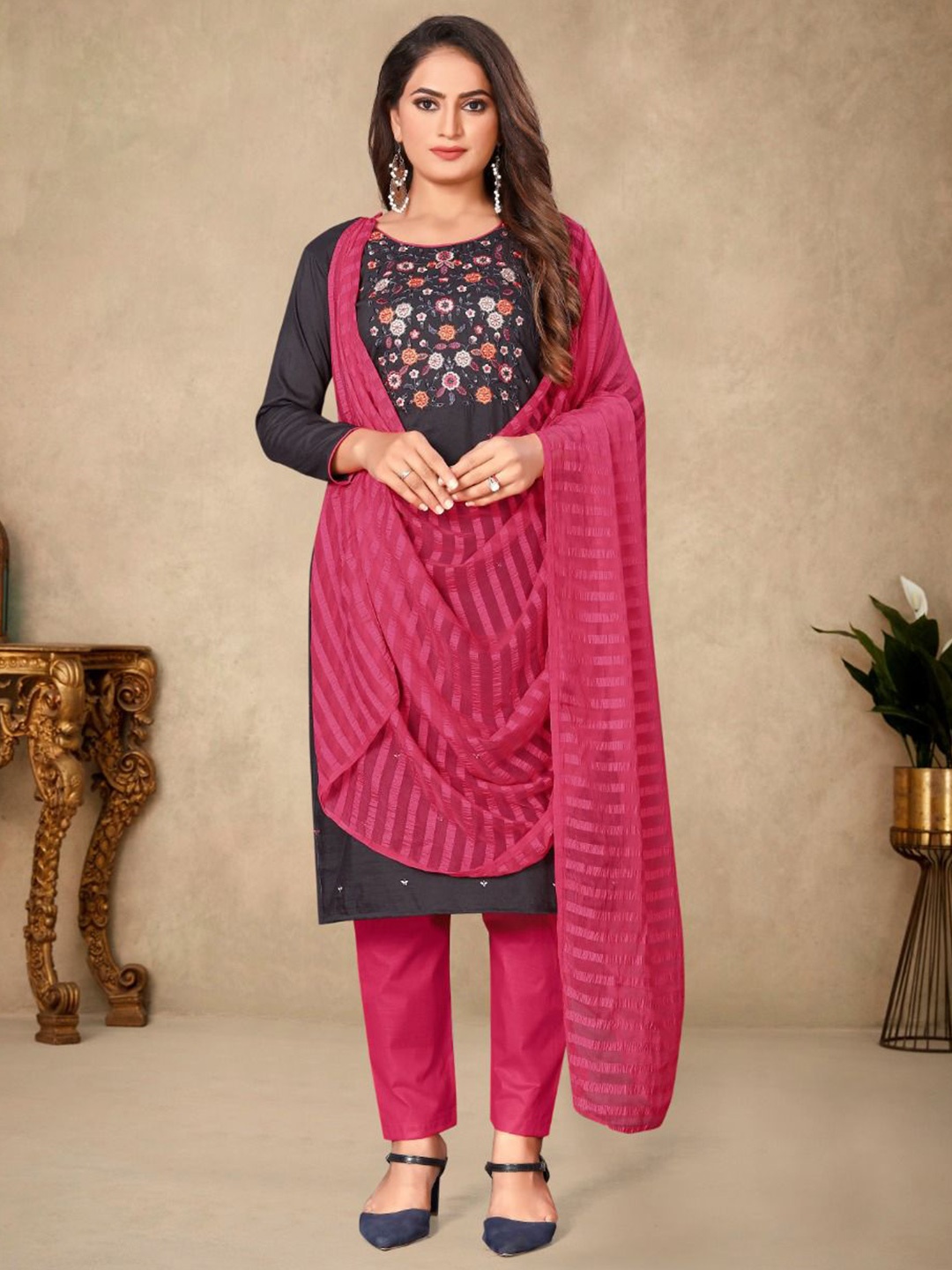 

KIMISHA Floral Embroidered Unstitched Dress Material, Grey
