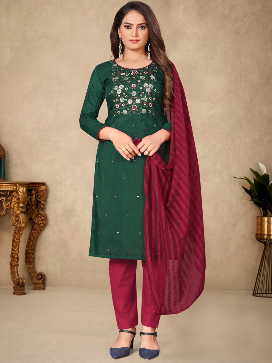 

KIMISHA Floral Embroidered Unstitched Dress Material, Green